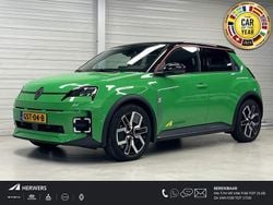 Twotone vert pop ! / noir éto Gebruikt 2024 Renault R5 Hatchback | € 29.395 (Eerlijke prijs)