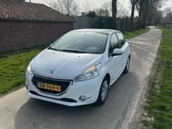 Wit Gebruikt 2013 Peugeot 208 Active Hatchback | € 5.999 (Eerlijke prijs)