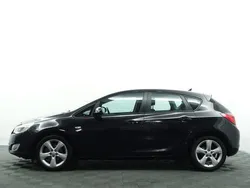 Zwart Gebruikt 2011 Opel Astra Edition Hatchback | € 5.500 (Iets duurder)