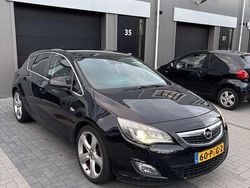 Zwart Gebruikt 2011 Opel Astra Sport MPV | € 1.299 (Goede deal)