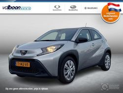 Grijs Gebruikt 2023 Toyota Aygo X Play SUV | € 15.450