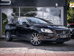 Zwart, metallic lak Gebruikt 2015 Volvo V60 R-Design Stationwagen | € 13.795 (Eerlijke prijs)