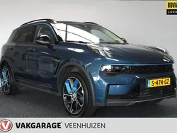 Blauw, metallic lak Gebruikt 2023 Lynk & Co 01 SUV | € 23.950 (Eerlijke prijs)