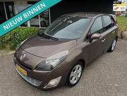 Bruin Gebruikt 2009 Renault Grand Scénic III Expression MPV | € 3.450 (Iets duurder)