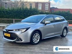 Grijs Gebruikt 2023 Toyota Corolla Active Stationwagen | € 25.995 (Eerlijke prijs)