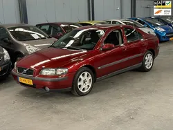 Rood Gebruikt 2001 Volvo S60 Sedan | € 1.999 (Iets duurder)