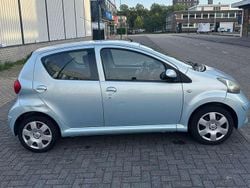 Blauw Gebruikt 2005 Toyota Aygo Hatchback | € 2.800 (Iets duurder)