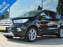 Zwart Gebruikt 2017 Ford Kuga Titanium SUV | € 14.900 (Eerlijke prijs)