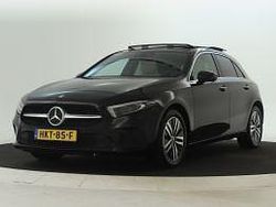 Zwart Gebruikt 2021 Mercedes A250 Luxury Hatchback | € 29.945 (Eerlijke prijs)