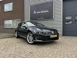 Zwart Gebruikt 2015 VW Passat Highline Stationwagen | € 11.249 (Goede deal)