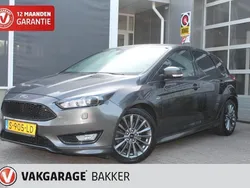 Grijs Gebruikt 2017 Ford Focus ST-Line Hatchback | € 15.950 (Eerlijke prijs)