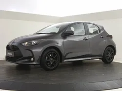Grijs Gebruikt 2023 Toyota Yaris Active Hatchback | € 21.400 (Eerlijke prijs)