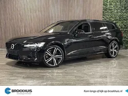 Zwart, metallic lak Gebruikt 2021 Volvo V60 R-Design Stationwagen | € 38.900 (Eerlijke prijs)