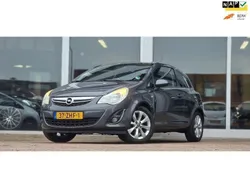 Grijs, metallic lak Gebruikt 2012 Opel Corsa Edition Hatchback | € 2.444 (Eerlijke prijs)
