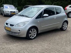 Grijs, metallic lak Gebruikt 2006 Mitsubishi Colt Instyle Hatchback | € 2.295 (Eerlijke prijs)
