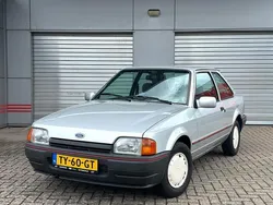 Grijs Gebruikt 1989 Ford Escort Hatchback | € 4.900