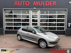 Grijs Gebruikt 2000 Peugeot 206 Hatchback | € 1.750 (Eerlijke prijs)