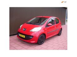 Rood Gebruikt 2008 Peugeot 107 Hatchback | € 1.550 (Eerlijke prijs)