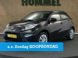 Zwart Gebruikt 2023 Toyota Aygo Play Hatchback | € 19.250 (Goede deal)