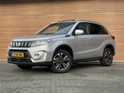Grijs Gebruikt 2023 Suzuki Vitara Style SUV | € 28.300 (Eerlijke prijs)