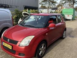 Rood Gebruikt 2007 Suzuki Swift Hatchback | € 2.000 (Eerlijke prijs)