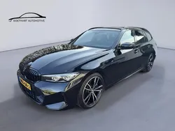 Zwart Gebruikt 2024 BMW 330 M Sport Stationwagen | € 49.990 (Eerlijke prijs)