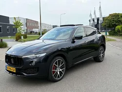 Zwart Gebruikt 2017 Maserati Levante SUV | € 57.950 (Super prijs)