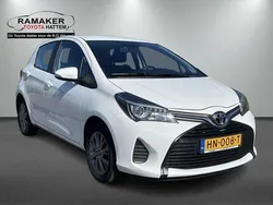 Wit Gebruikt 2015 Toyota Yaris Hatchback | € 8.401 (Eerlijke prijs)
