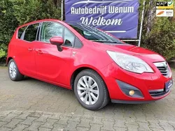 Rood Gebruikt 2013 Opel Meriva Color Edition MPV | € 6.500 (Eerlijke prijs)
