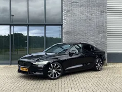 Zwart Gebruikt 2020 Volvo S60 R-Design Sedan | € 20.950 (Eerlijke prijs)