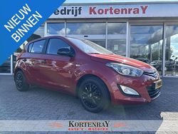 Rood Gebruikt 2014 Hyundai i20 Hatchback | € 5.950 (Eerlijke prijs)