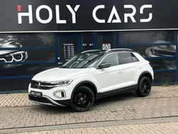 Wit, metallic lak Gebruikt 2022 VW T-Roc SUV | € 27.950 (Eerlijke prijs)