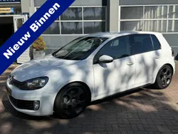Wit, metallic lak Gebruikt 2009 VW Golf VI Highline Hatchback | € 6.950 (Eerlijke prijs)