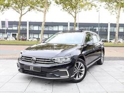 Zwart Gebruikt 2021 VW Passat GTE Stationwagen | € 21.950 (Goede deal)