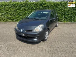 Grijs Gebruikt 2006 Renault Clio II Dynamique Hatchback | € 1.999 (Eerlijke prijs)