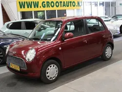 Rood, metallic lak Gebruikt 2008 Daihatsu Trevis Hatchback | € 1.944 (Eerlijke prijs)