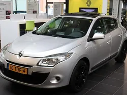 Licht grijs metallic Gebruikt 2012 Renault Mégane III Expression Hatchback | € 6.950 (Iets duurder)
