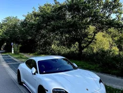 Wit Gebruikt 2022 Porsche Taycan Sedan | € 59.997
