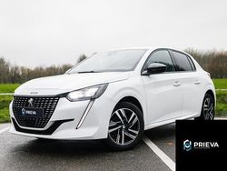 Wit (metallic) Gebruikt 2023 Peugeot 208 Allure Hatchback | € 15.750 (Goede deal)