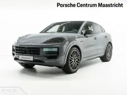 Arctic grijs Nieuw 2024 Porsche Cayenne Turbo E-Hybrid SUV | € 253.576 (Duur)