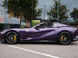 Paars Gebruikt 2023 Ferrari 812 Cabriolet | € 459.888