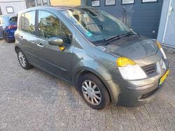 Groen Gebruikt 2005 Renault Modus Luxe MPV | € 950 (Goede deal)