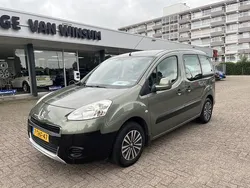 Groen, metallic lak Gebruikt 2014 Peugeot Partner Tepee Active MPV | € 7.750 (Goede deal)