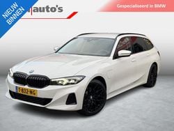 Wit Gebruikt 2023 BMW 320e Shadowline Stationwagen | € 33.450 (Super prijs)
