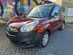 Rood Gebruikt 2015 Opel Combo Enjoy MPV | € 10.500 (Duur)