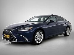 Blauw Gebruikt 2021 Lexus ES300H President Line Sedan | € 42.945 (Goede deal)