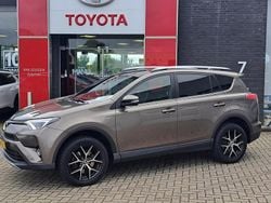 Bruin Gebruikt 2017 Toyota RAV4 Style SUV | € 19.900 (Iets duurder)