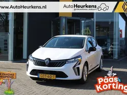 Wit Gebruikt 2024 Renault Clio V Evolution Hatchback | € 19.445 (Eerlijke prijs)