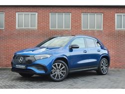 Blauw Gebruikt 2024 Mercedes EQA300 AMG line SUV | € 45.500