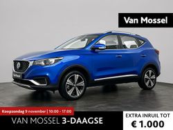 Blauw, metallic lak Gebruikt 2021 MG ZS Luxury Sedan | € 15.777 (Eerlijke prijs)